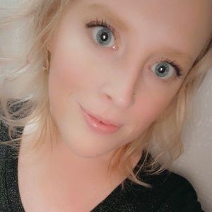 Meet your Posher, Lacole